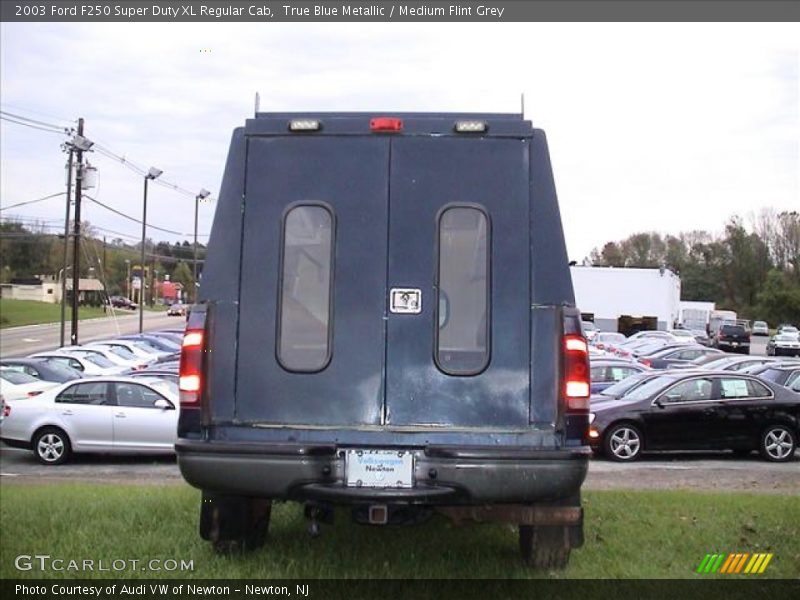 True Blue Metallic / Medium Flint Grey 2003 Ford F250 Super Duty XL Regular Cab