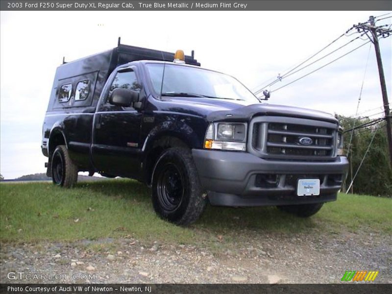 True Blue Metallic / Medium Flint Grey 2003 Ford F250 Super Duty XL Regular Cab