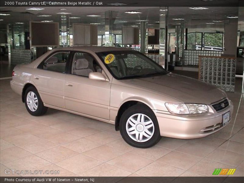 Cashmere Beige Metallic / Oak 2000 Toyota Camry LE