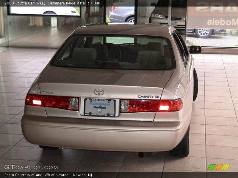 Cashmere Beige Metallic / Oak 2000 Toyota Camry LE
