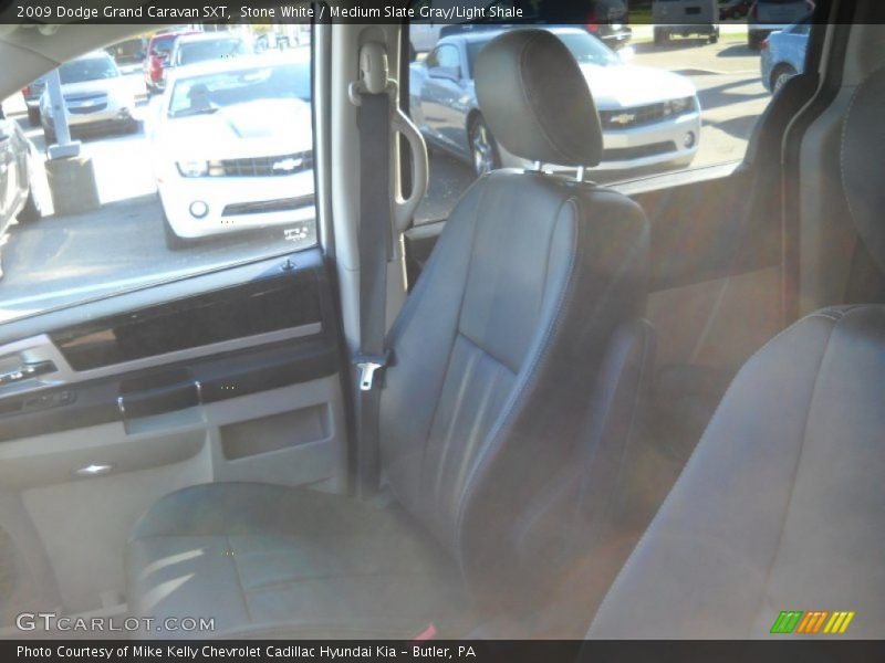 Stone White / Medium Slate Gray/Light Shale 2009 Dodge Grand Caravan SXT