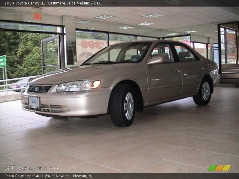 Cashmere Beige Metallic / Oak 2000 Toyota Camry LE