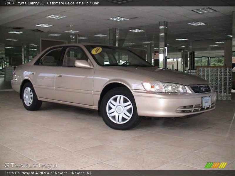 Cashmere Beige Metallic / Oak 2000 Toyota Camry LE