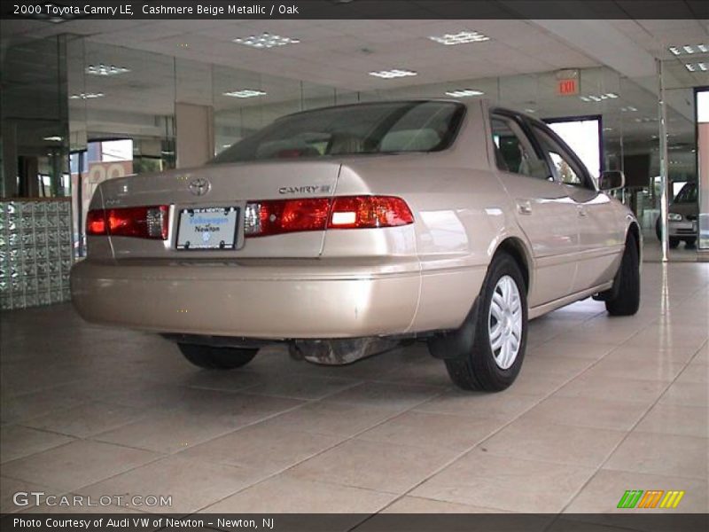 Cashmere Beige Metallic / Oak 2000 Toyota Camry LE