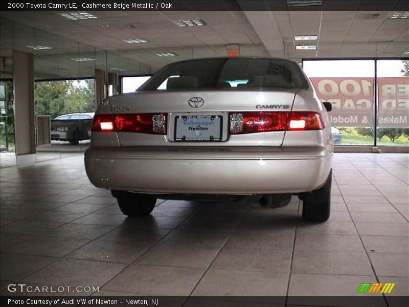 Cashmere Beige Metallic / Oak 2000 Toyota Camry LE