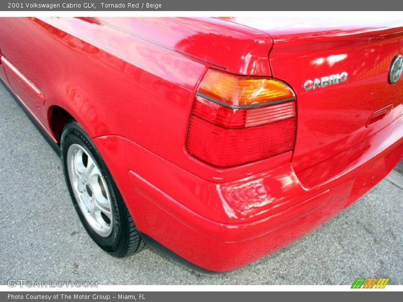 Tornado Red / Beige 2001 Volkswagen Cabrio GLX
