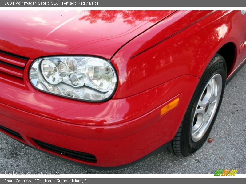 Tornado Red / Beige 2001 Volkswagen Cabrio GLX