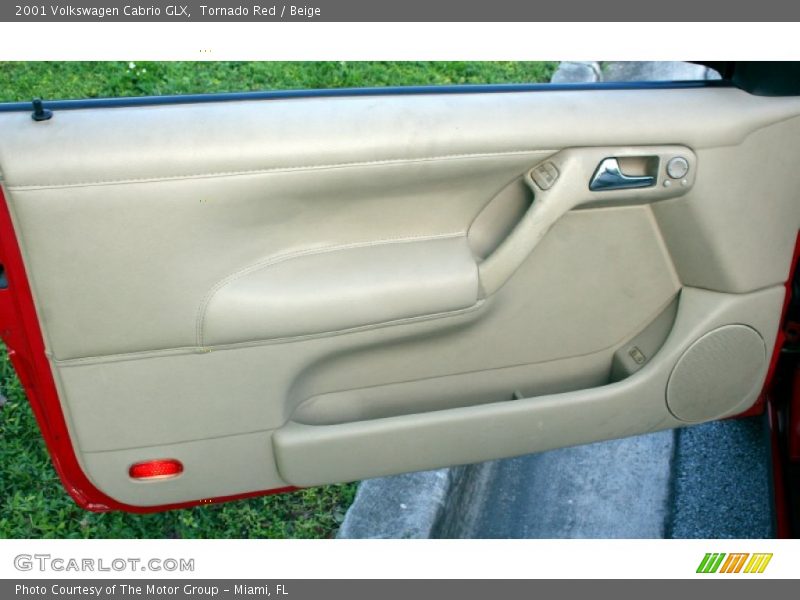 Door Panel of 2001 Cabrio GLX