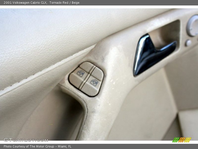Tornado Red / Beige 2001 Volkswagen Cabrio GLX