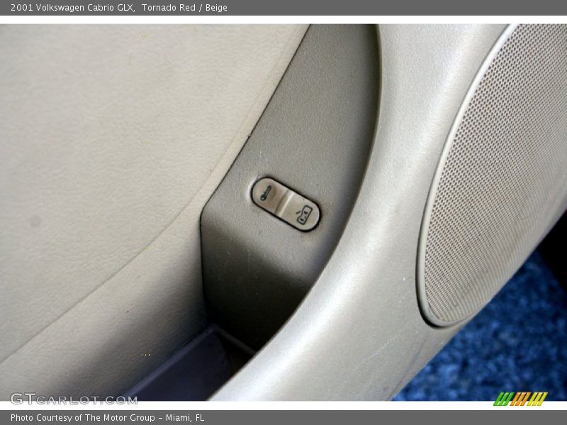 Tornado Red / Beige 2001 Volkswagen Cabrio GLX