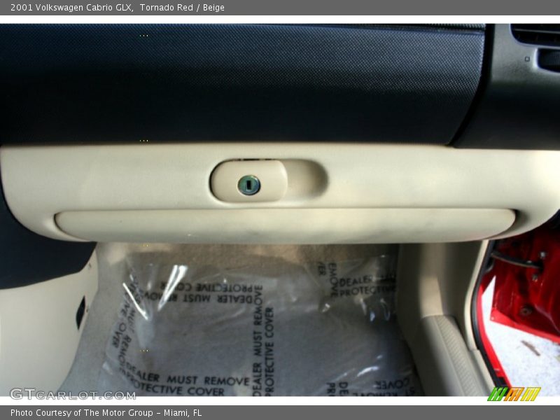 Tornado Red / Beige 2001 Volkswagen Cabrio GLX
