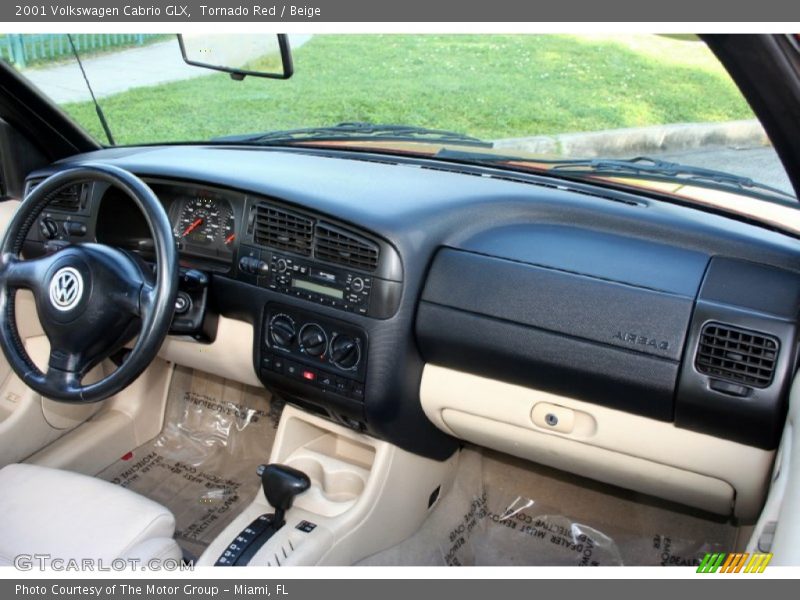 Tornado Red / Beige 2001 Volkswagen Cabrio GLX