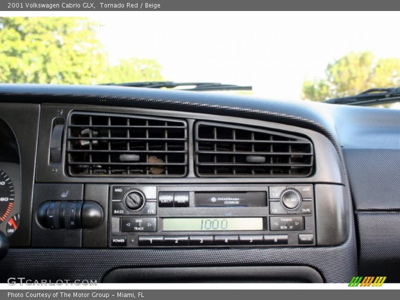 Tornado Red / Beige 2001 Volkswagen Cabrio GLX