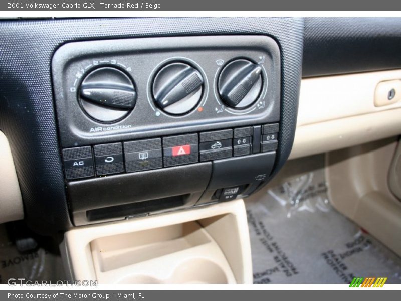 Controls of 2001 Cabrio GLX