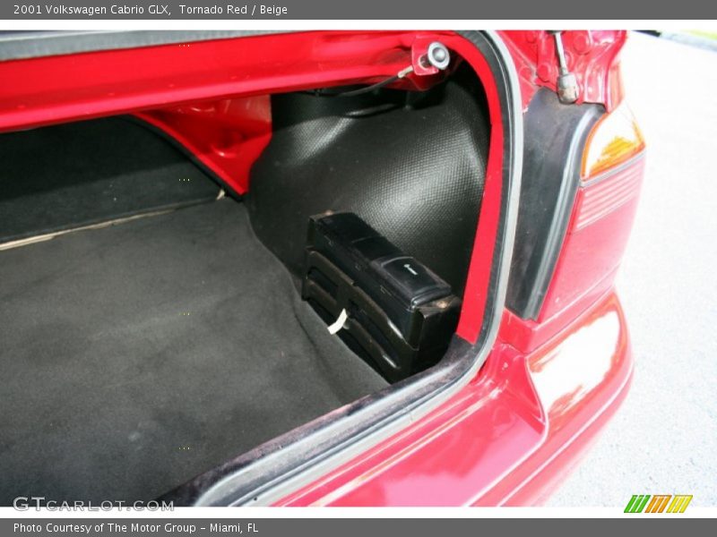Tornado Red / Beige 2001 Volkswagen Cabrio GLX