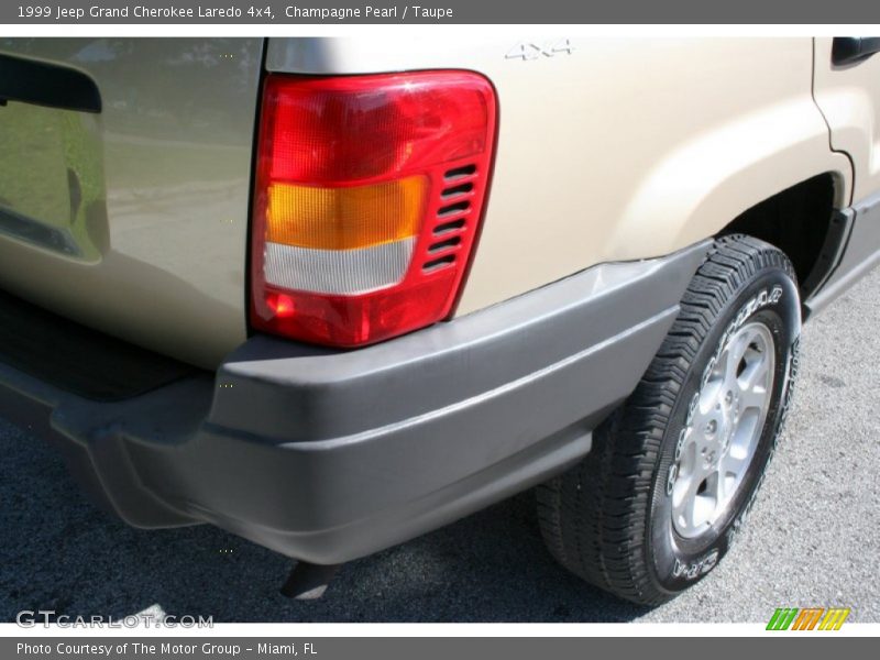Champagne Pearl / Taupe 1999 Jeep Grand Cherokee Laredo 4x4