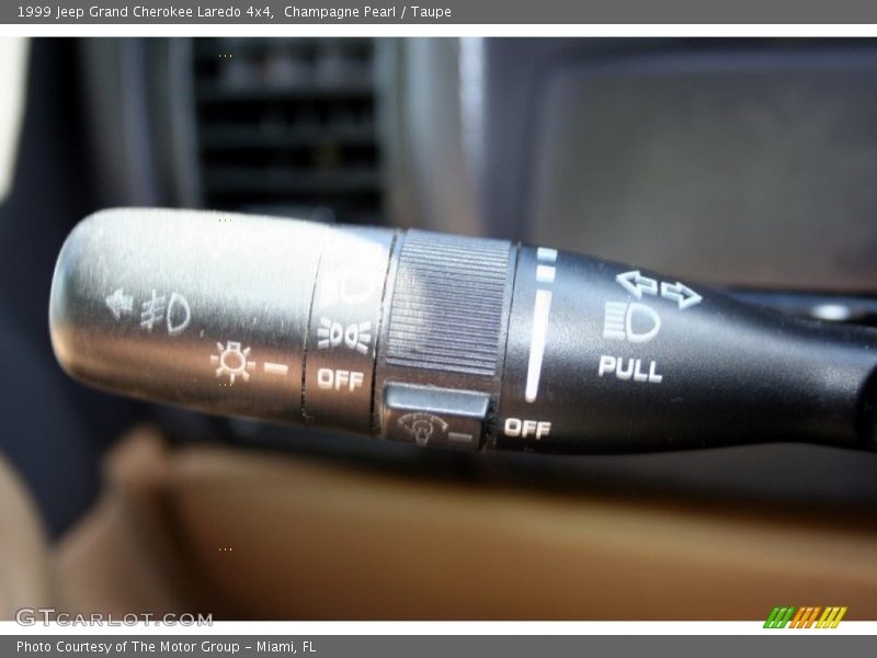 Champagne Pearl / Taupe 1999 Jeep Grand Cherokee Laredo 4x4