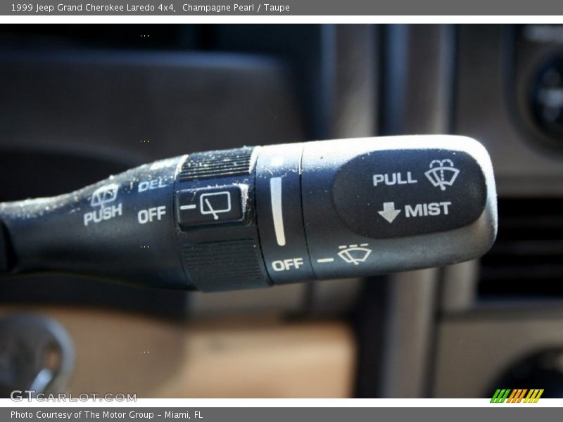 Champagne Pearl / Taupe 1999 Jeep Grand Cherokee Laredo 4x4