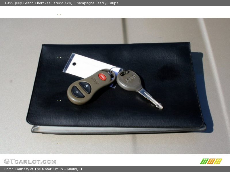 Champagne Pearl / Taupe 1999 Jeep Grand Cherokee Laredo 4x4
