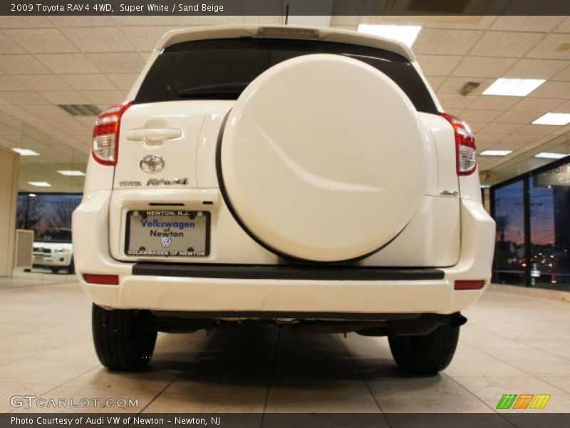 Super White / Sand Beige 2009 Toyota RAV4 4WD