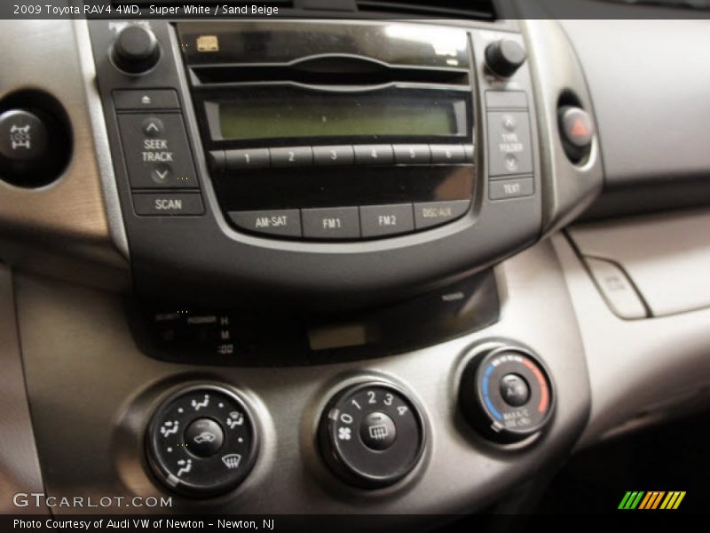 Super White / Sand Beige 2009 Toyota RAV4 4WD