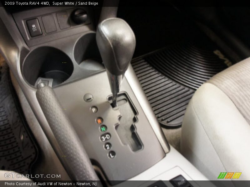 Super White / Sand Beige 2009 Toyota RAV4 4WD