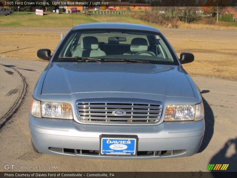 Light Ice Blue Metallic / Light Flint 2005 Ford Crown Victoria