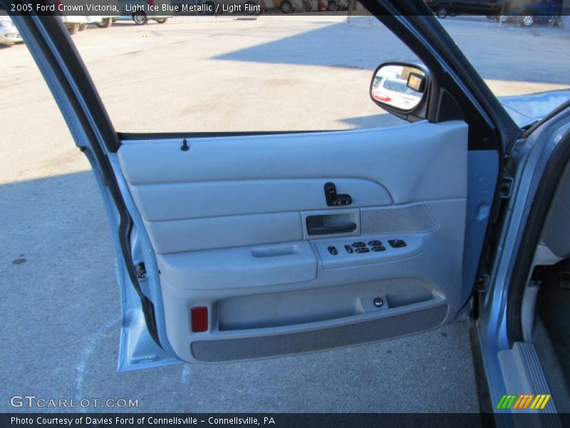 Light Ice Blue Metallic / Light Flint 2005 Ford Crown Victoria