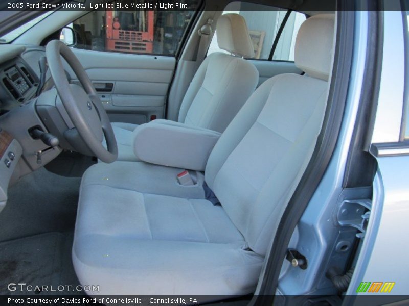 Light Ice Blue Metallic / Light Flint 2005 Ford Crown Victoria