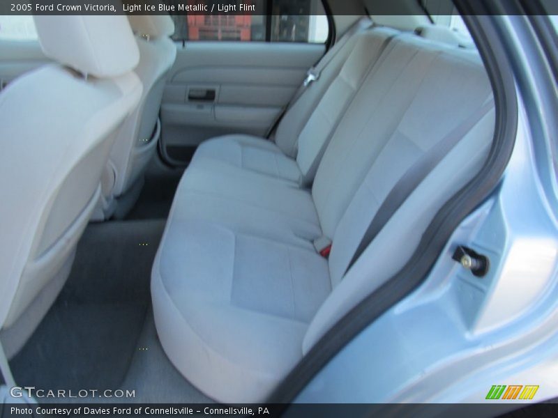 Light Ice Blue Metallic / Light Flint 2005 Ford Crown Victoria