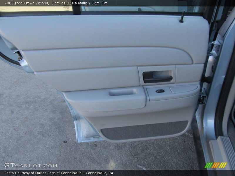 Light Ice Blue Metallic / Light Flint 2005 Ford Crown Victoria