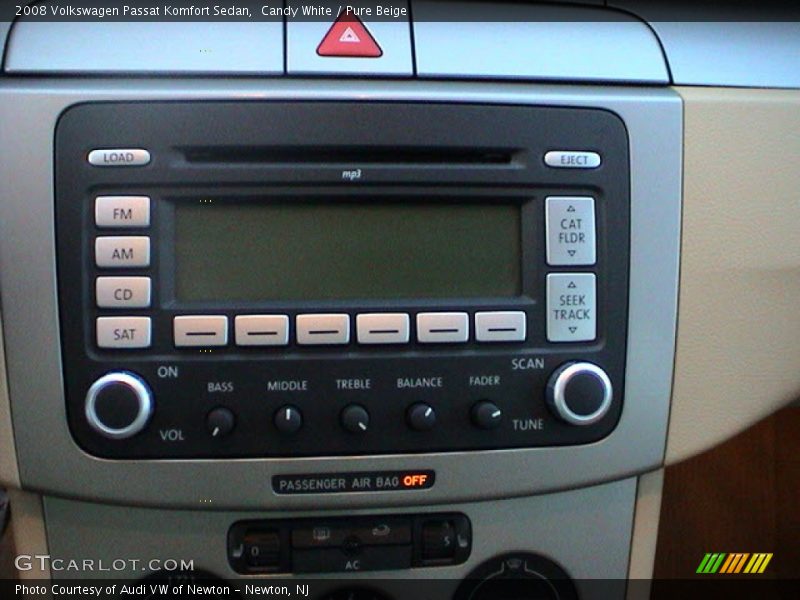 Candy White / Pure Beige 2008 Volkswagen Passat Komfort Sedan