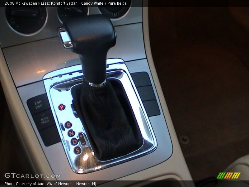 Candy White / Pure Beige 2008 Volkswagen Passat Komfort Sedan