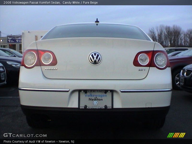 Candy White / Pure Beige 2008 Volkswagen Passat Komfort Sedan