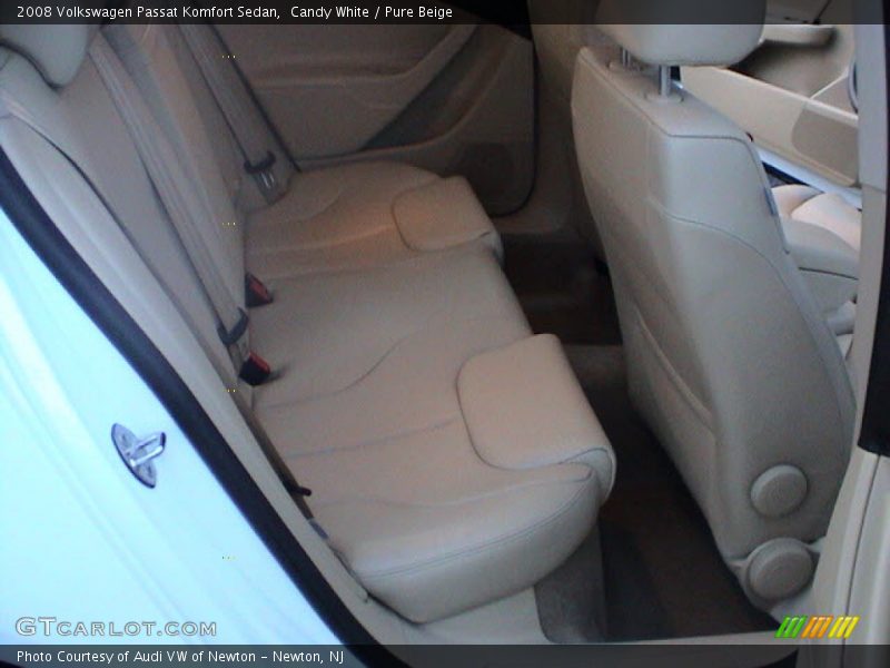 Candy White / Pure Beige 2008 Volkswagen Passat Komfort Sedan