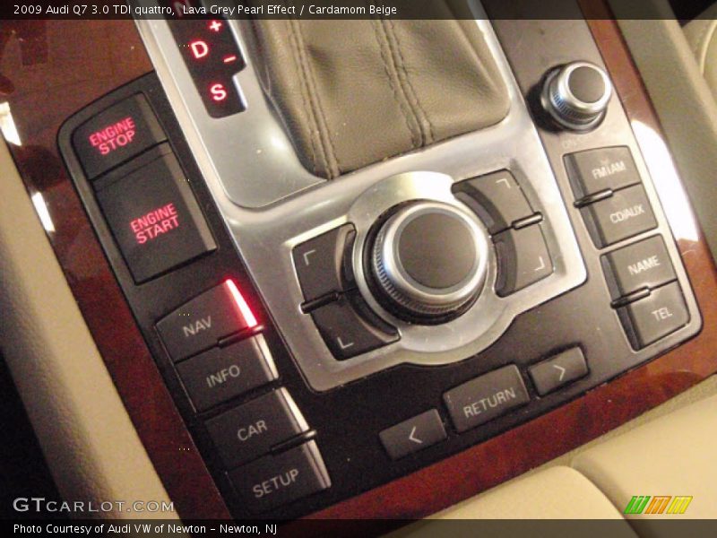 Lava Grey Pearl Effect / Cardamom Beige 2009 Audi Q7 3.0 TDI quattro