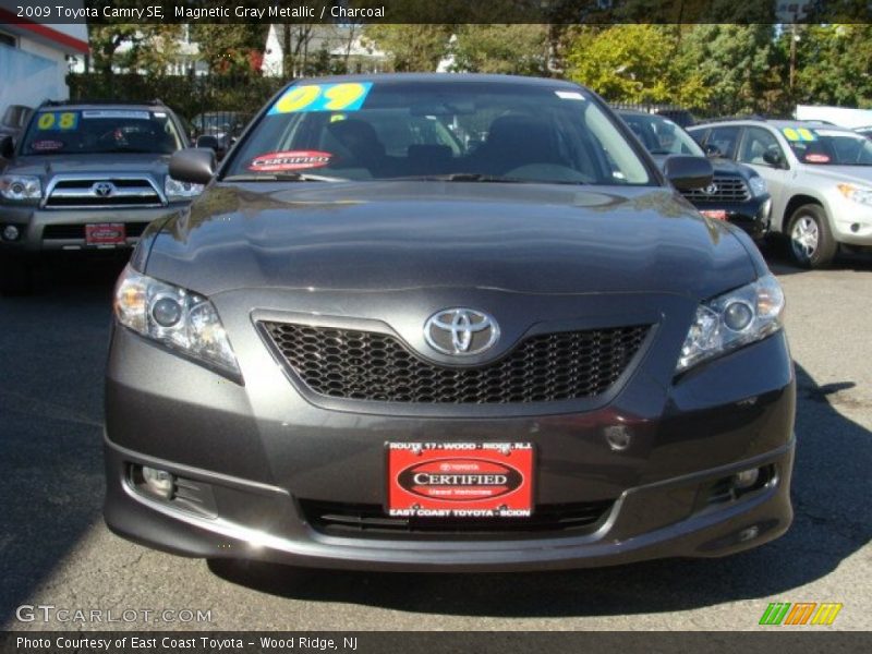 Magnetic Gray Metallic / Charcoal 2009 Toyota Camry SE