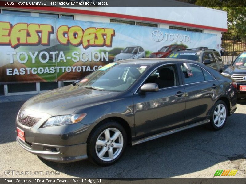 Magnetic Gray Metallic / Charcoal 2009 Toyota Camry SE