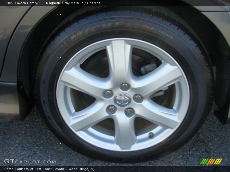 Magnetic Gray Metallic / Charcoal 2009 Toyota Camry SE
