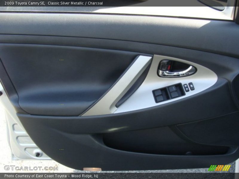 Classic Silver Metallic / Charcoal 2009 Toyota Camry SE