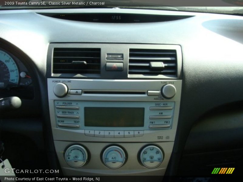 Classic Silver Metallic / Charcoal 2009 Toyota Camry SE