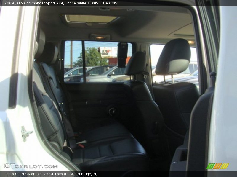 Stone White / Dark Slate Gray 2009 Jeep Commander Sport 4x4
