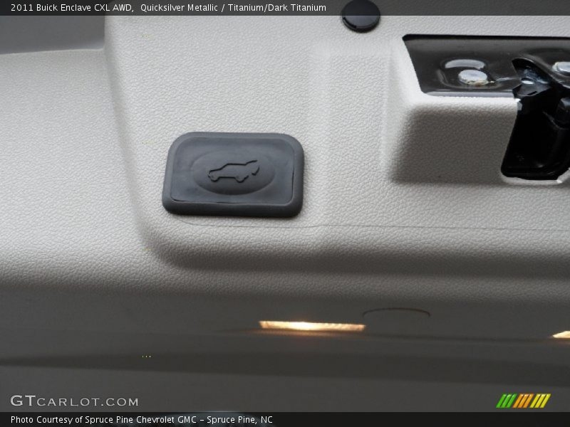 Quicksilver Metallic / Titanium/Dark Titanium 2011 Buick Enclave CXL AWD
