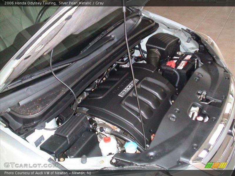 Silver Pearl Metallic / Gray 2006 Honda Odyssey Touring