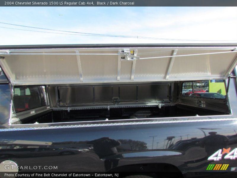 Black / Dark Charcoal 2004 Chevrolet Silverado 1500 LS Regular Cab 4x4
