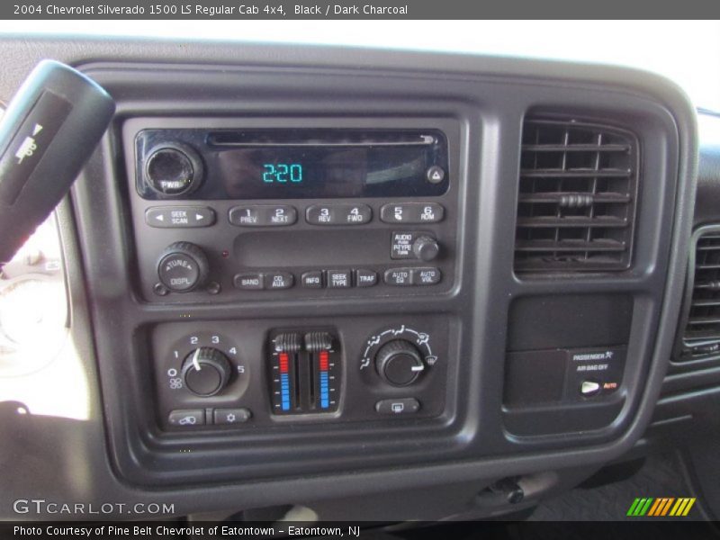 Black / Dark Charcoal 2004 Chevrolet Silverado 1500 LS Regular Cab 4x4
