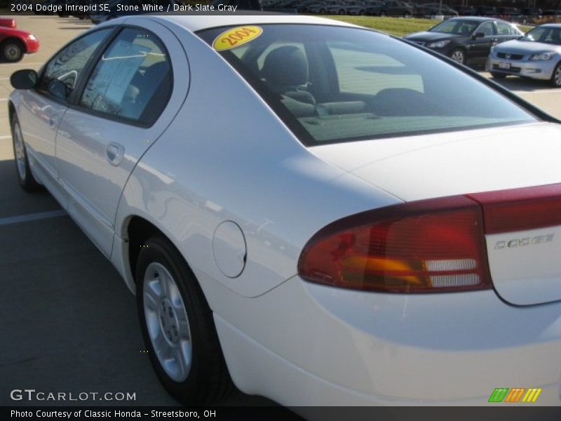 Stone White / Dark Slate Gray 2004 Dodge Intrepid SE