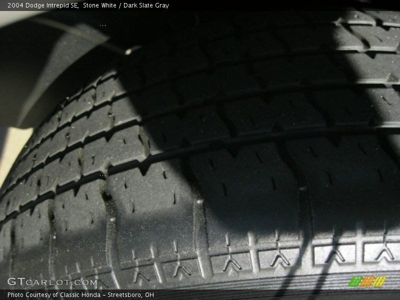 Stone White / Dark Slate Gray 2004 Dodge Intrepid SE