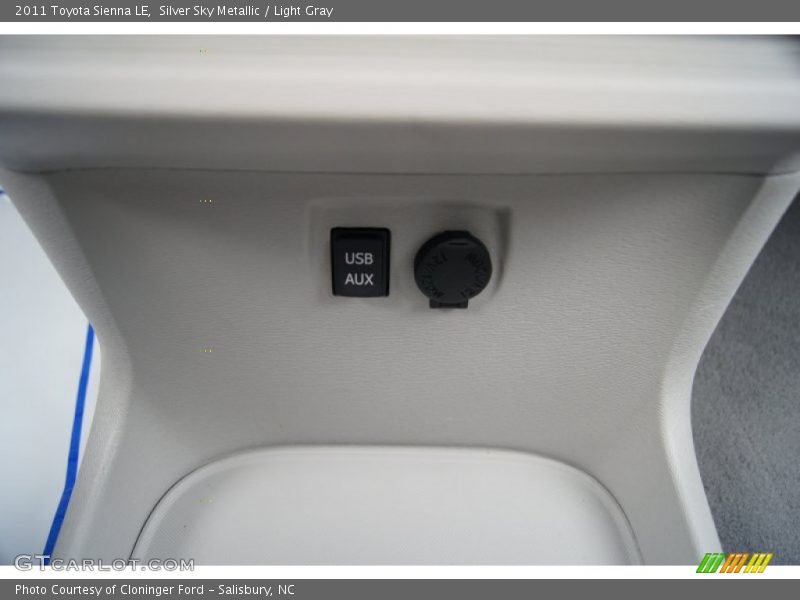Silver Sky Metallic / Light Gray 2011 Toyota Sienna LE