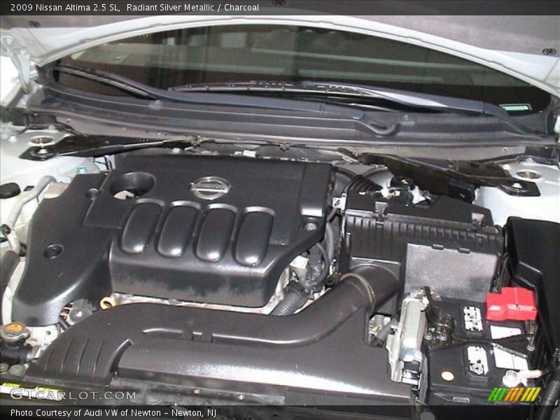 Radiant Silver Metallic / Charcoal 2009 Nissan Altima 2.5 SL